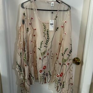 Kaktus Sheer Poncho Top with Floral Embroidery